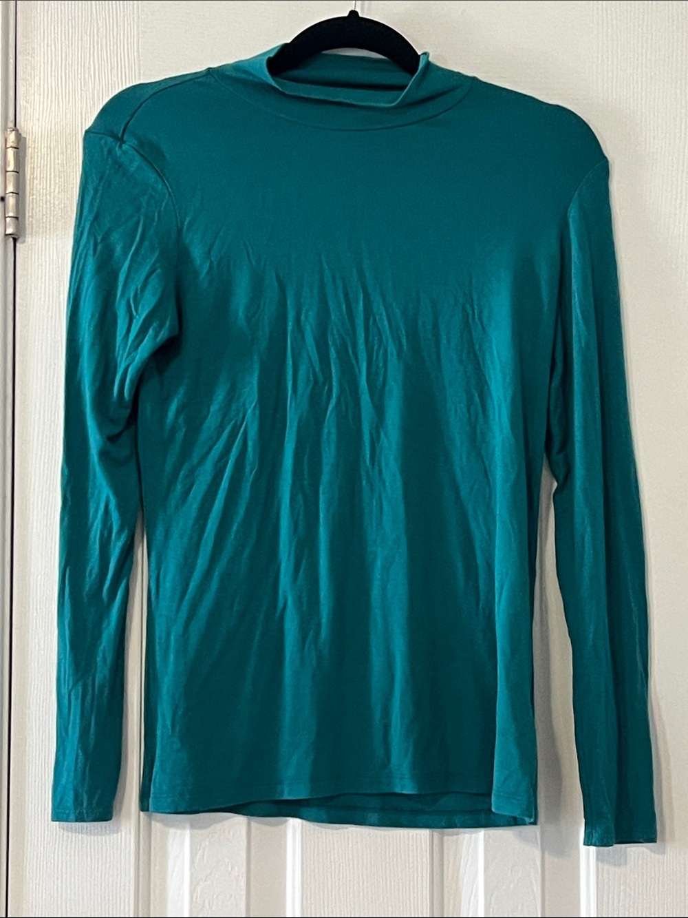 Tahari Teal-Green Long Sleeve Crewneck Top